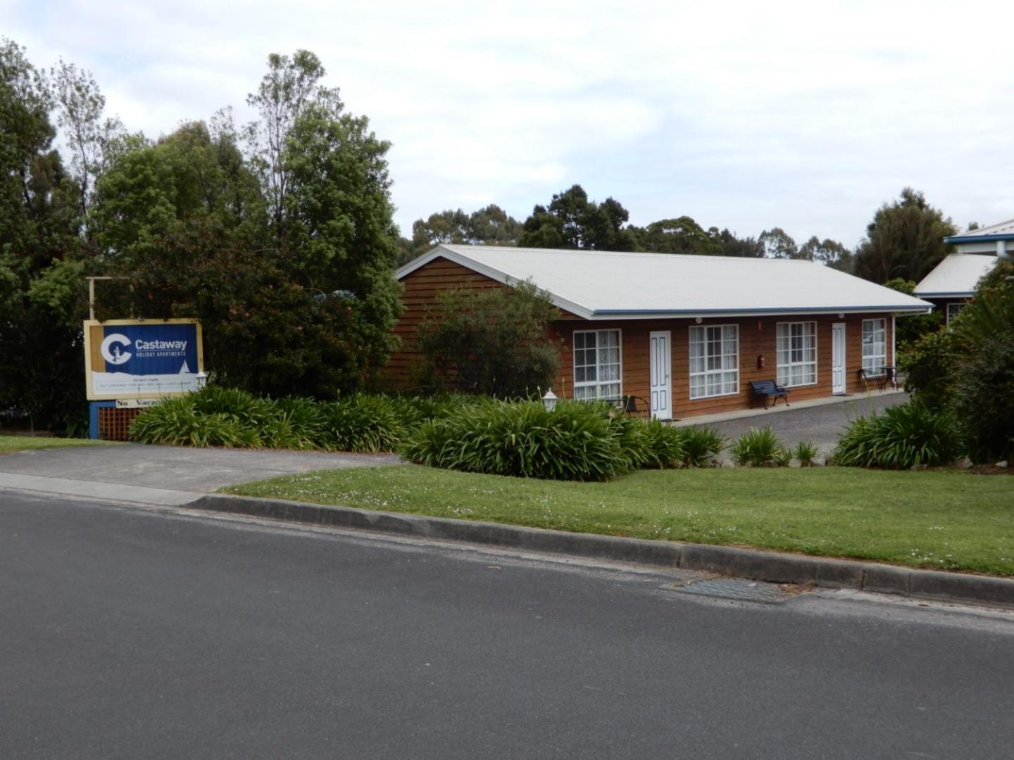 Castaway Holiday Apartments Strahan Exterior photo