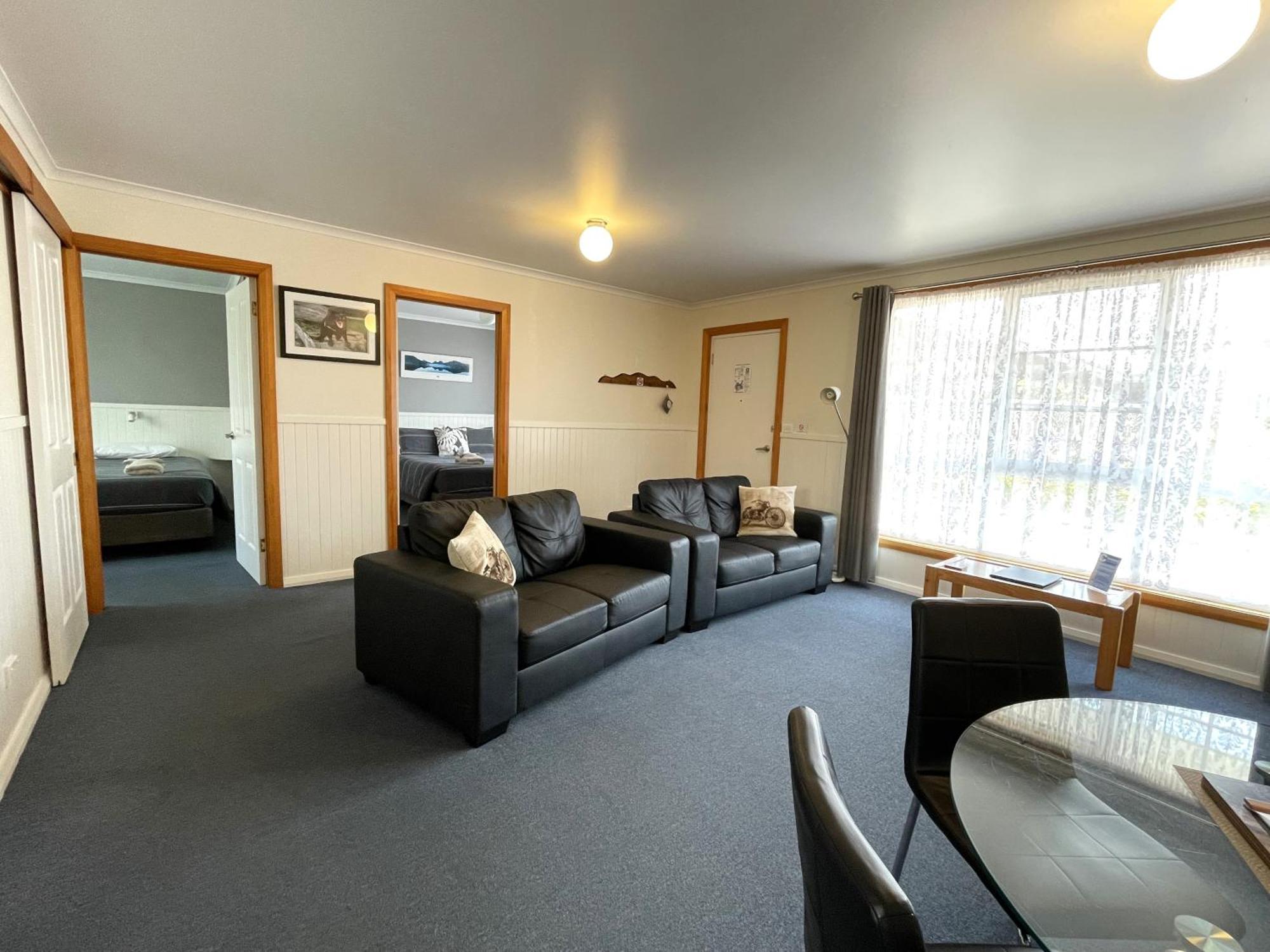 Castaway Holiday Apartments Strahan Exterior photo