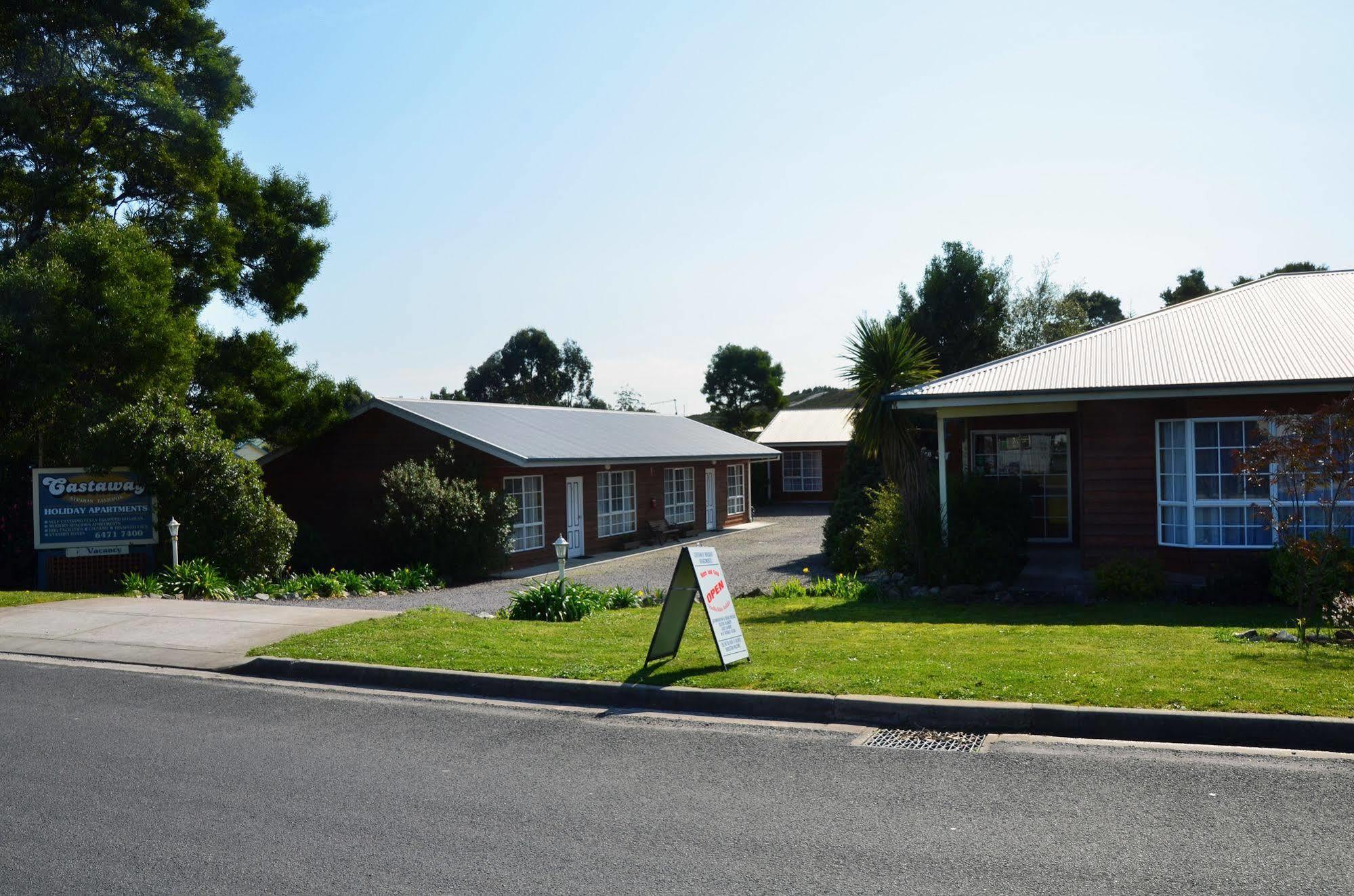 Castaway Holiday Apartments Strahan Exterior photo