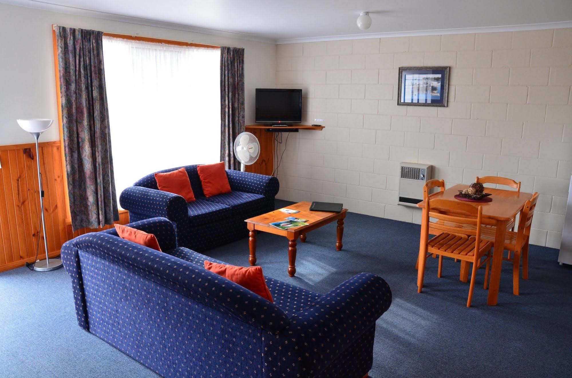 Castaway Holiday Apartments Strahan Exterior photo