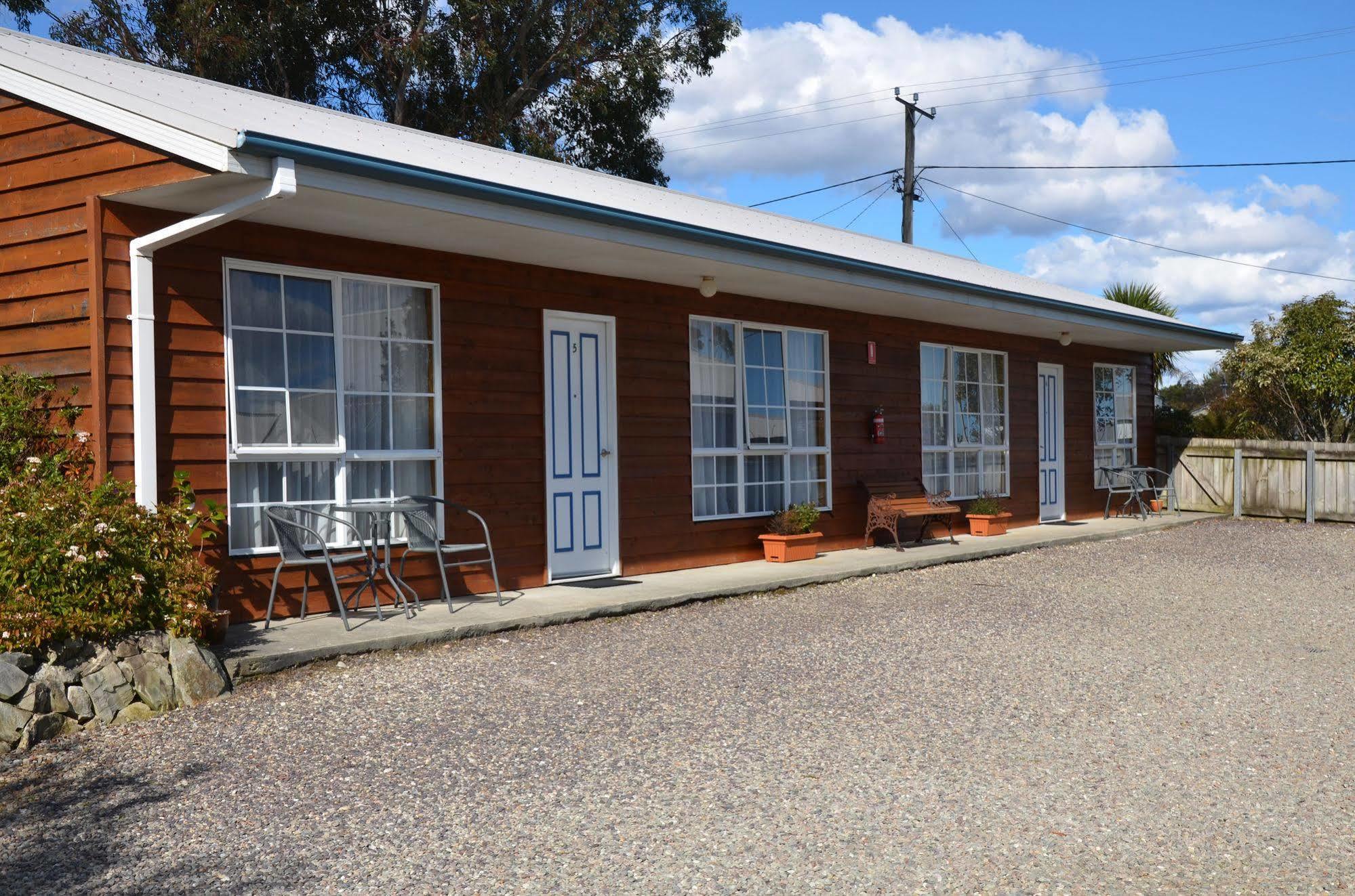 Castaway Holiday Apartments Strahan Exterior photo